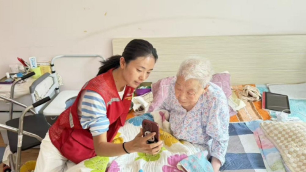 银川市兴庆区玺悦社区：入户走访察民情 贴心服务暖民心