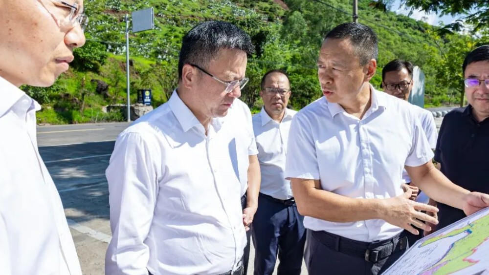 吴群刚强调：紧绷安全之弦 做足万全准备 从严从细筑牢安全度汛稳固防线