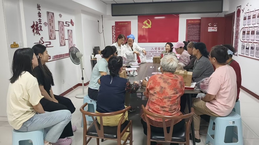 银川市兴庆区北塔社区：巾帼义诊护健康 暖心服务惠万家