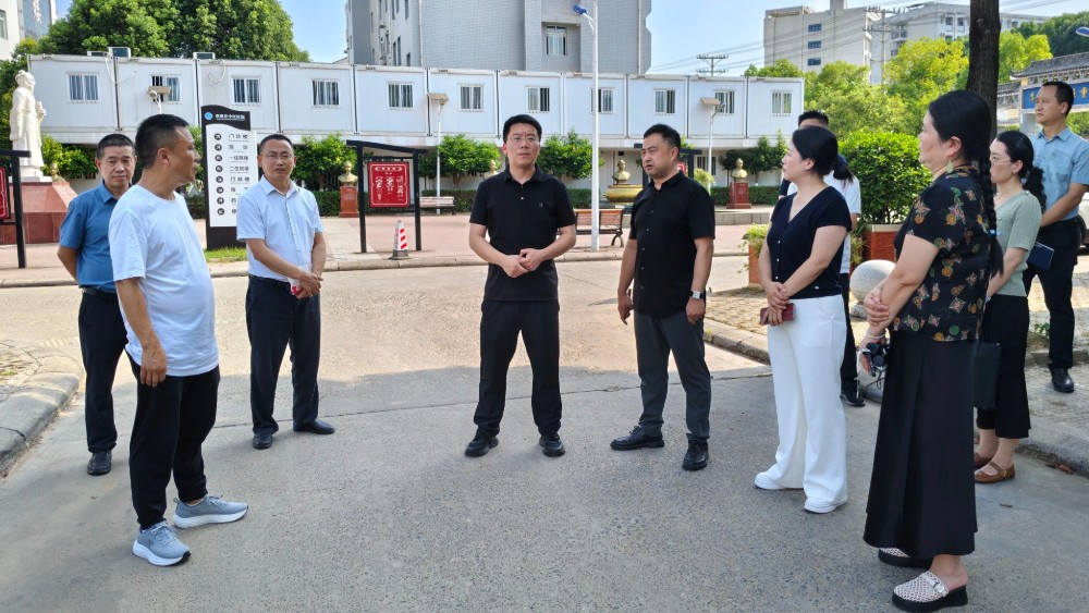 王泽调研特殊群体健康服务情况、医疗卫生领域专项整治情况和医共体项目建设工作