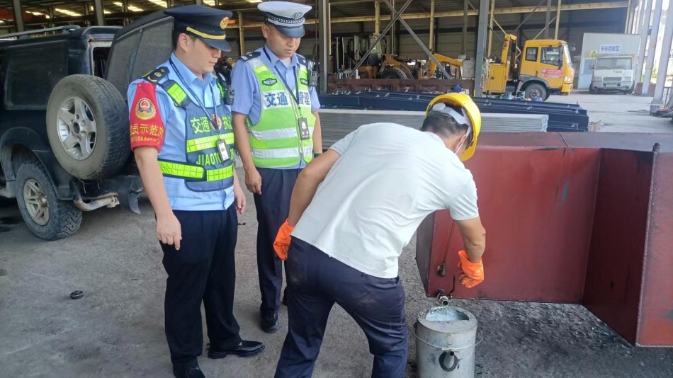 宜春市交通运输执法支队：刚柔并济守安全 轻微免罚显温情