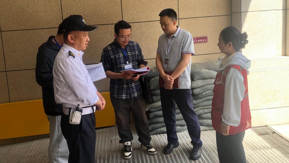 银川市兴庆区玺悦社区：紧绷防汛“安全弦” 筑牢小区“防护墙”