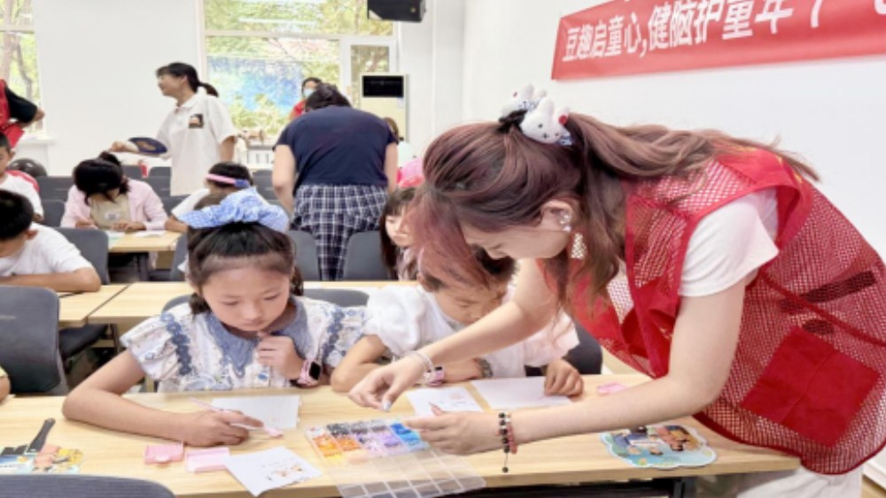 吴忠市利通区金花园社区：开设爱心课堂 浇灌民族团结石榴花