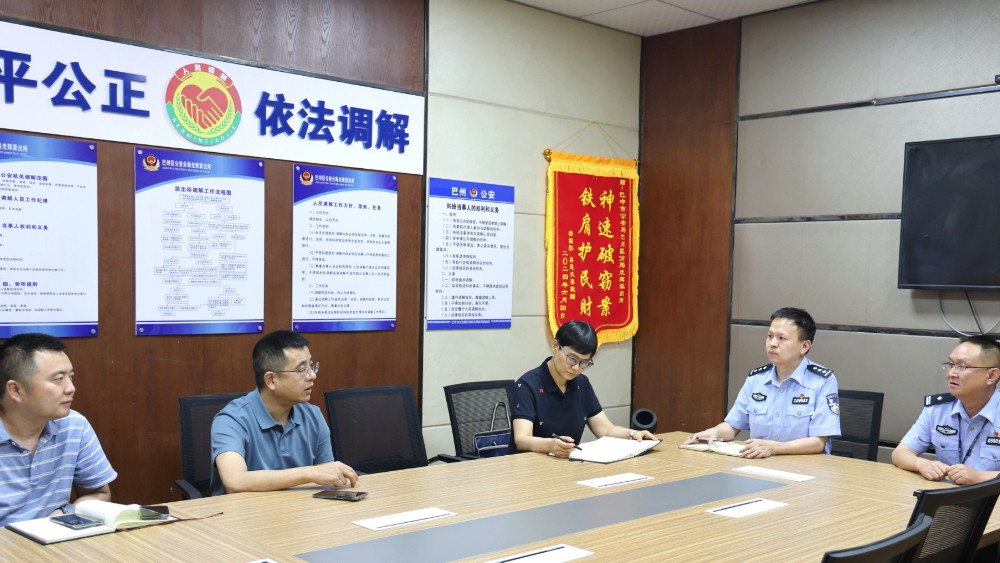 许高山深入基层派出所督导检查抓实百日攻坚 筑牢平安盛夏防线