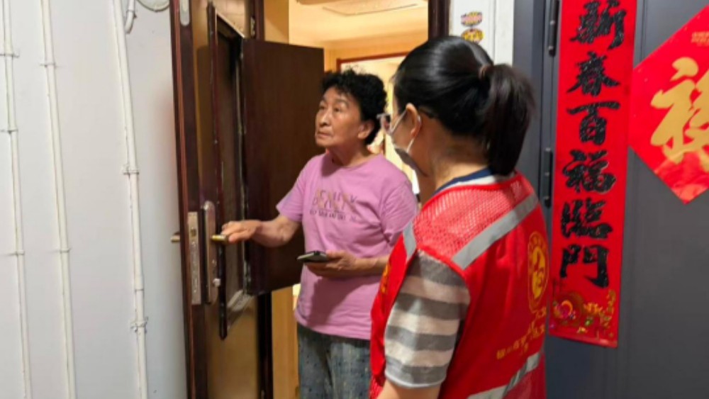 银川市兴庆区信义社区：入户讲条例 文明养犬守护家园净
