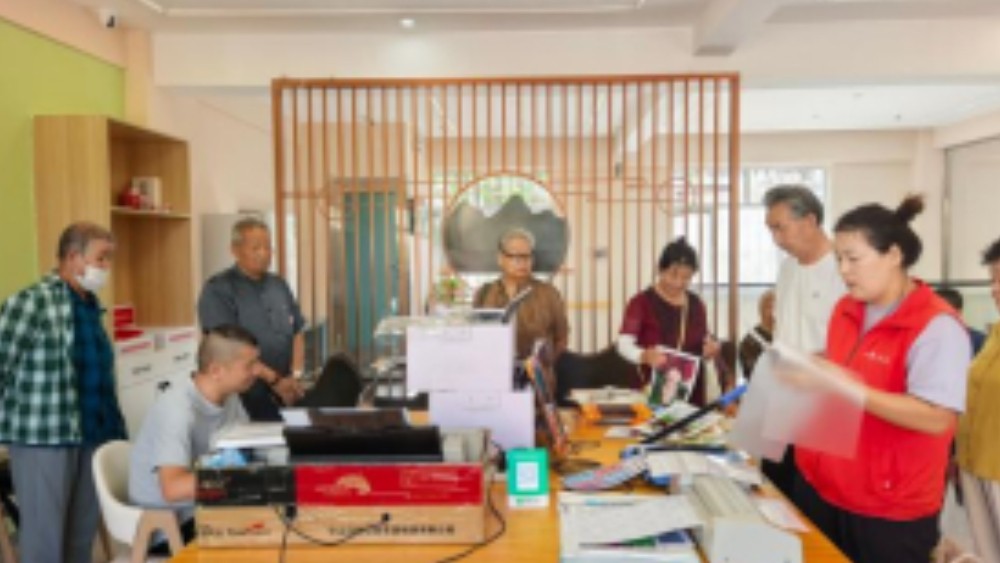 吴忠市利通区裕西社区：公益拍照进社区，敬老爱老暖人心