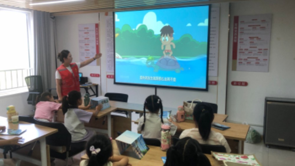 银川市兴庆区玺悦社区：防溺宣讲进社区，安全守护伴暑期