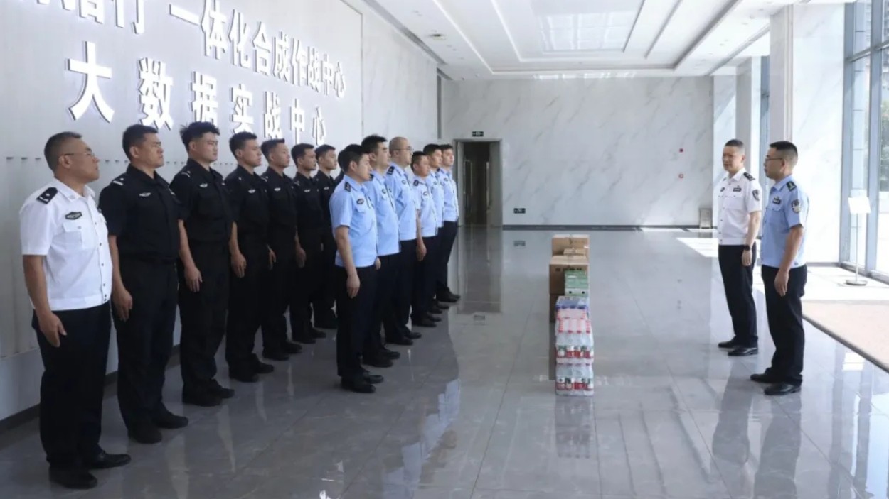 岳剑副市长到基层一线开展高温慰问并督导检查“百日攻坚”专项行动工作