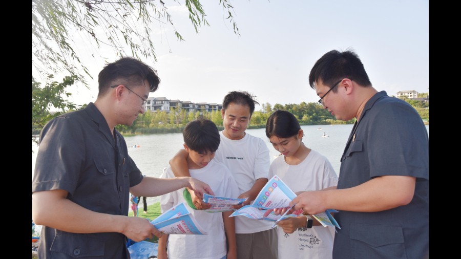 河南省南阳市桐柏县法院：专“暑”守护 法润成长