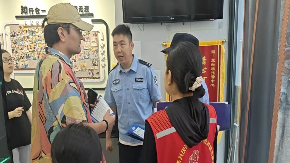 银川市兴庆区观湖社区：多维普法定格画共绘和谐图