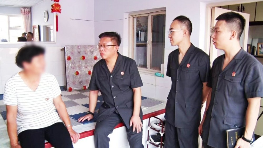 一名刑事法官的铁骨柔情