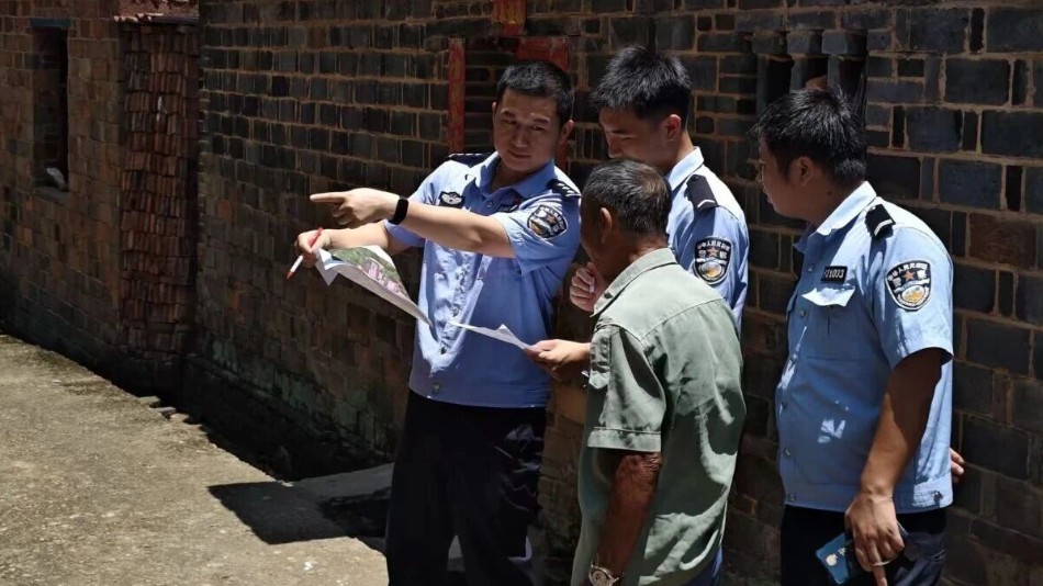 宜春高安八景派出所：方寸卡片架警民连心桥