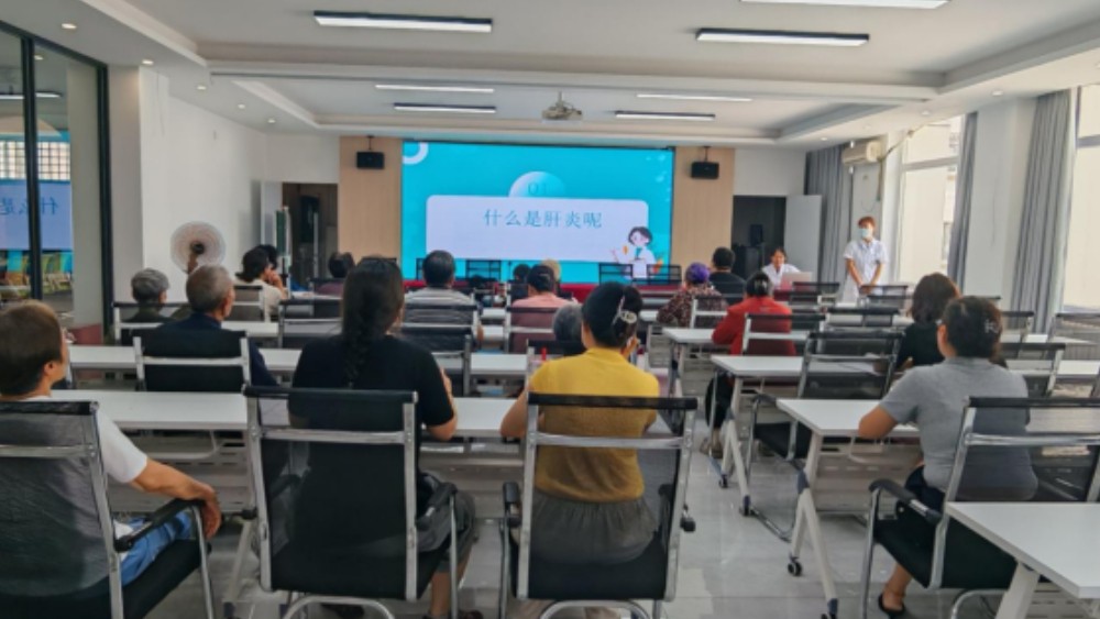 银川市金凤区锦绣苑社区：精准宣教破解认知误区 贴心义诊筑牢健康屏障