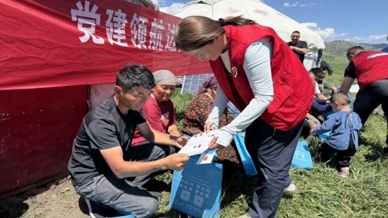 新疆布尔津县：返乡学子志愿普法不停歇，点亮夏日法治之光