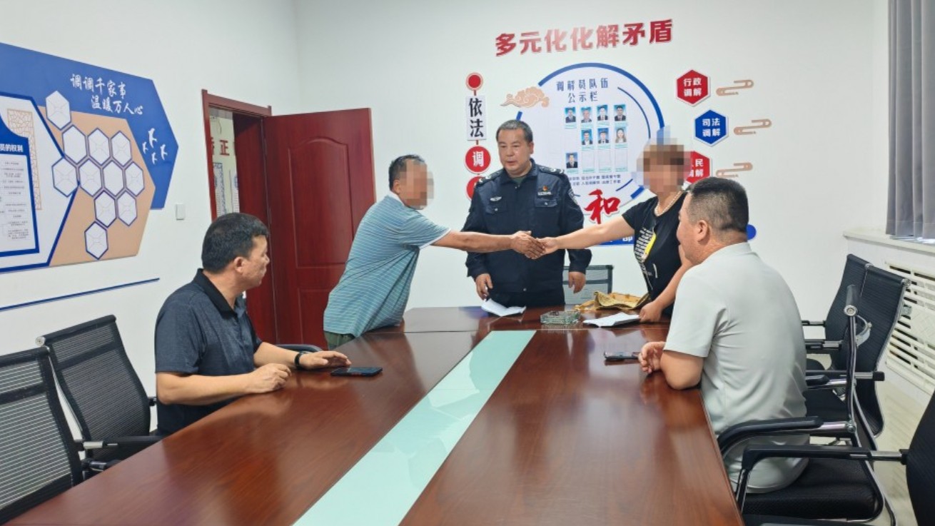新疆库尔勒市司法局托布力其司法所成功调解一起棉花地托管劳务合同纠纷