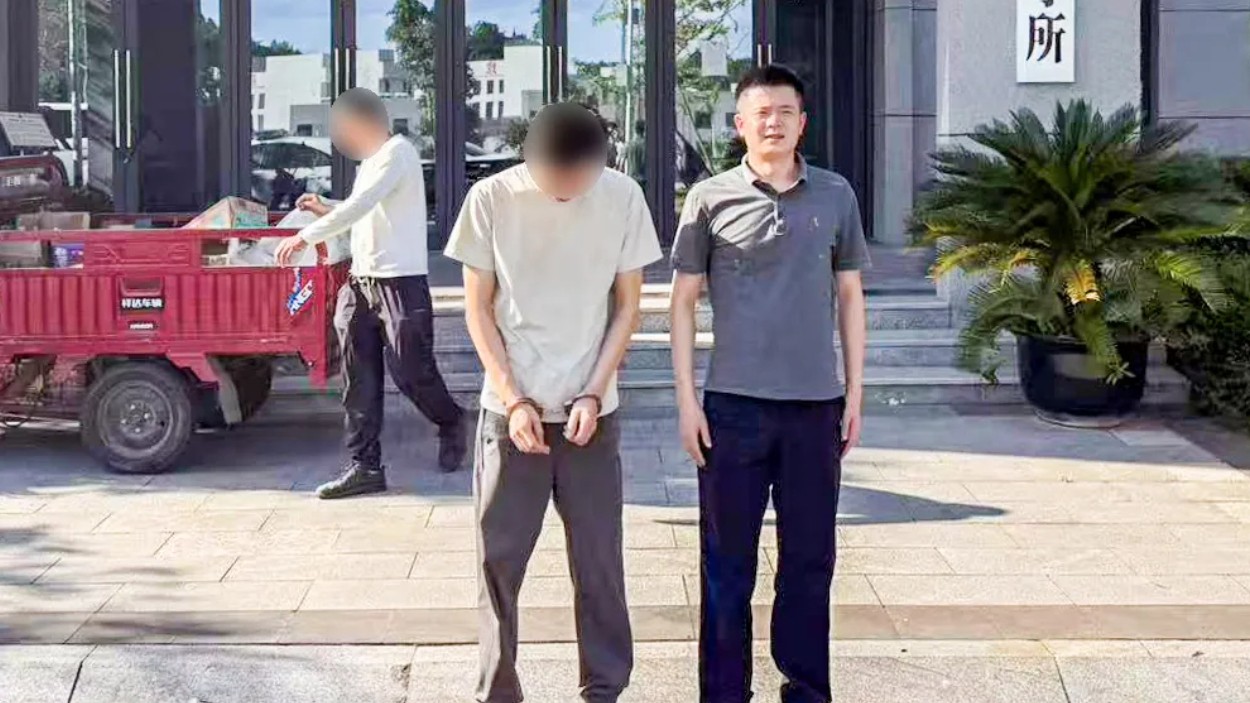 分饰多角套路学员，南充顺庆区一健身教练遭了