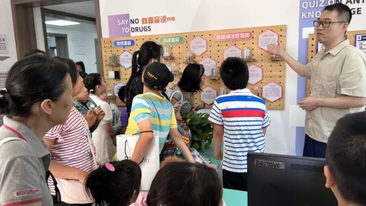 模拟法庭沉浸式普法！小“宁”亲子夏令营开营