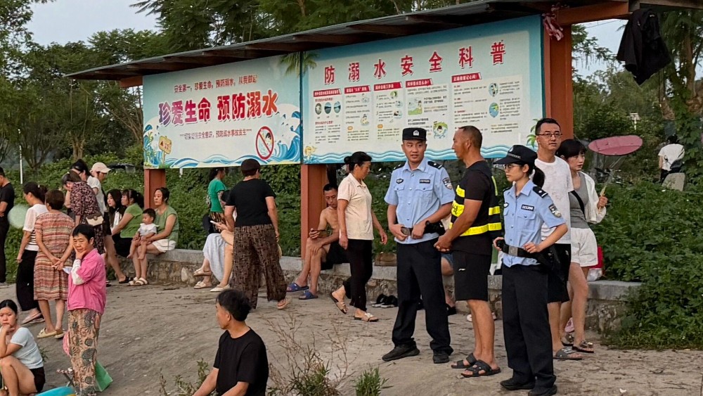 一手防溺水，一手防诈骗！青神公安撑起夏日“平安伞”