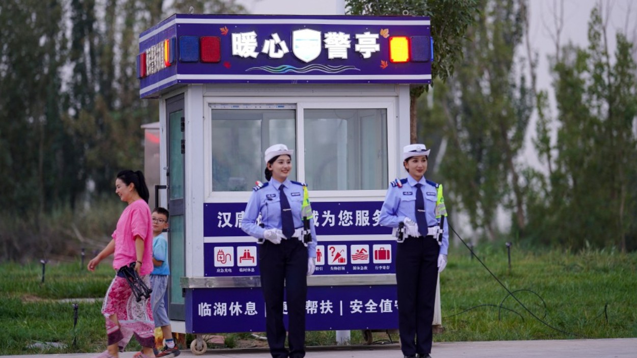 前哨站、暖心站、流动课堂！新疆轮台县公安局打造3处暖心警亭守护万家烟火气