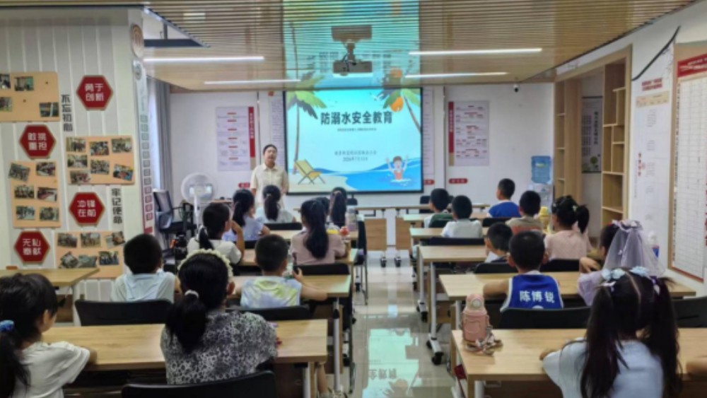 银川市兴庆区玺悦社区：每周一课筑牢“安全防线” 暖心守护撑起“平安蓝天”