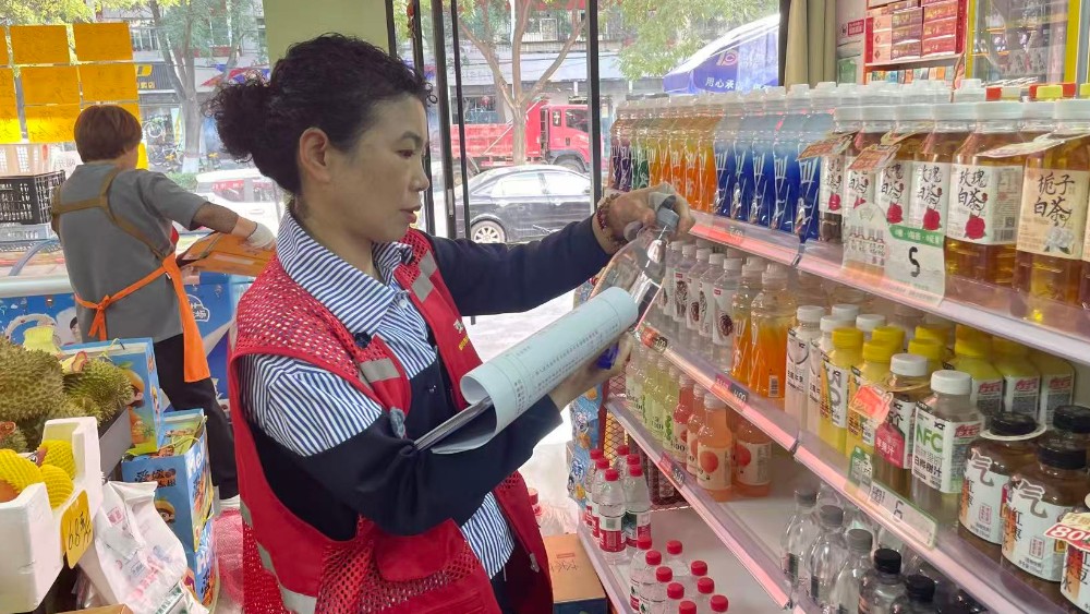 银川市兴庆区信义社区：严抓食安检查 细化普法宣传