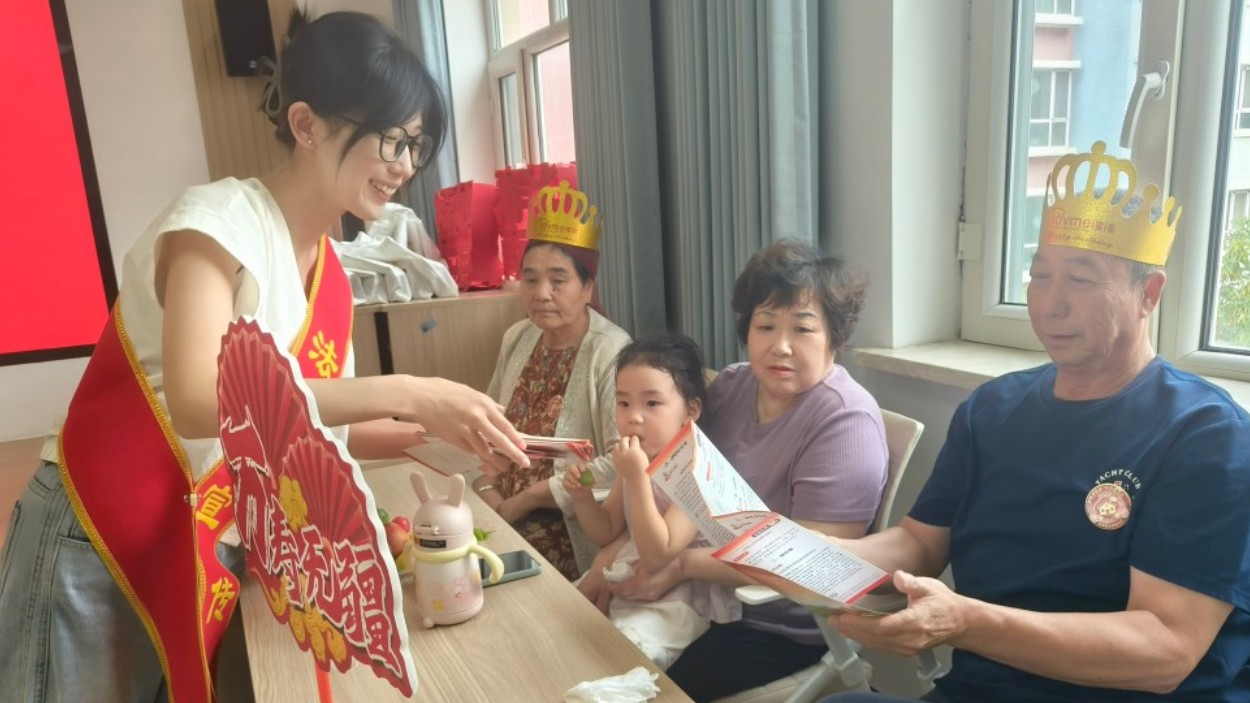 新疆福海县司法局：政治生日忆初心 普法护航暖夕阳