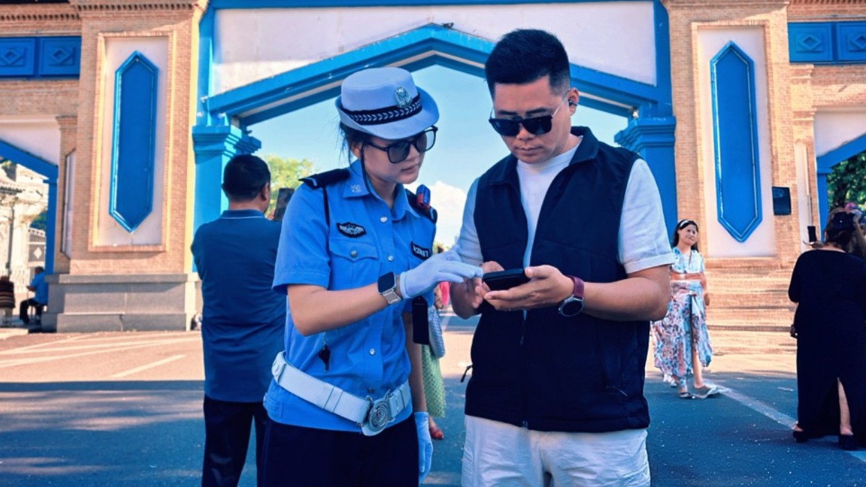 新疆伊宁市公安局都来提巴格街道派出所：护航盛夏烟火气 守牢辖区平安线