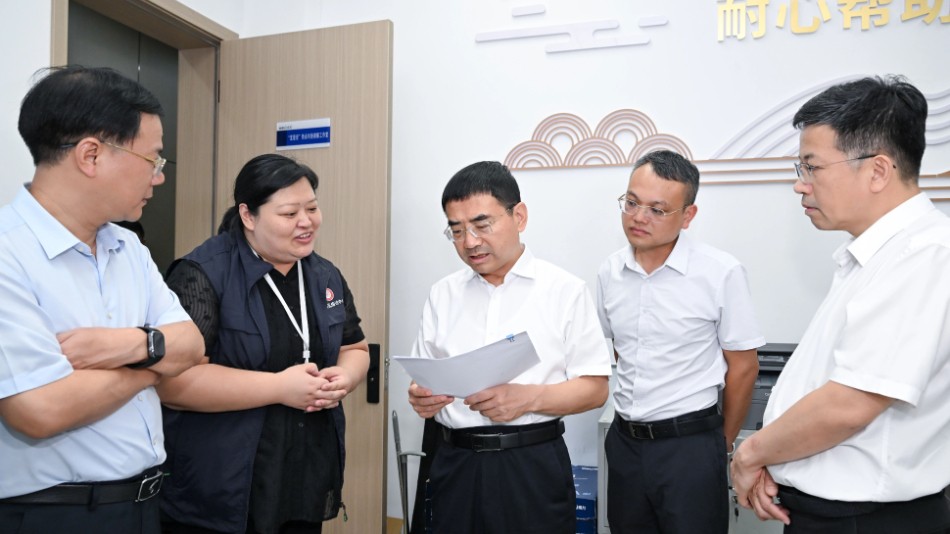 宜春市委书记蒋文定专题调研社会治安综合治理和法治建设工作