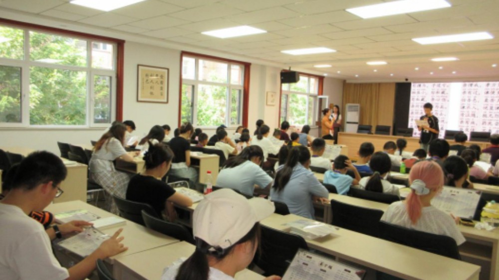 吴忠市利通区材机社区：经典诵读润泽赤子童心 爱国教育筑牢信仰根基