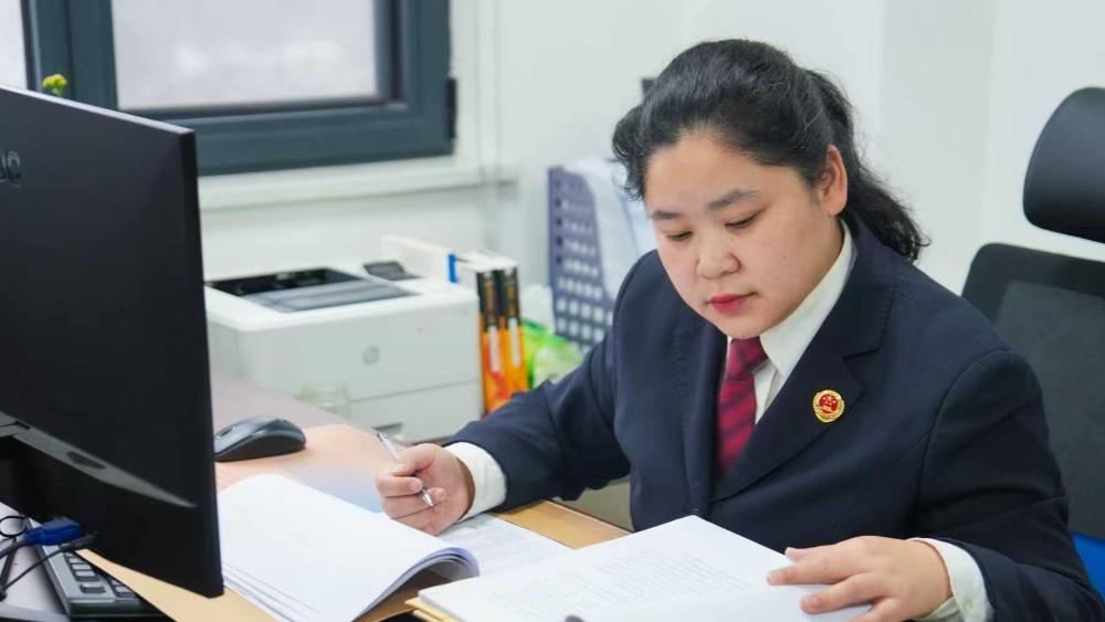 周佳：敢闯敢拼树标杆 细抠细节守底线