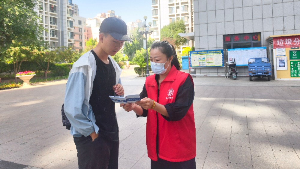 银川市金凤区森林公园社区：惠民政策送上门 就业服务暖民心