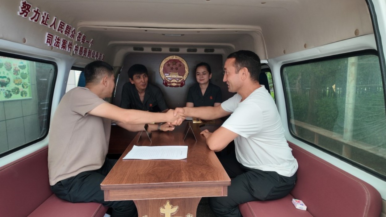 群众口中“家门口的公道人”——记新疆博乐市人民法院刑事审判庭副庭长艾沙江