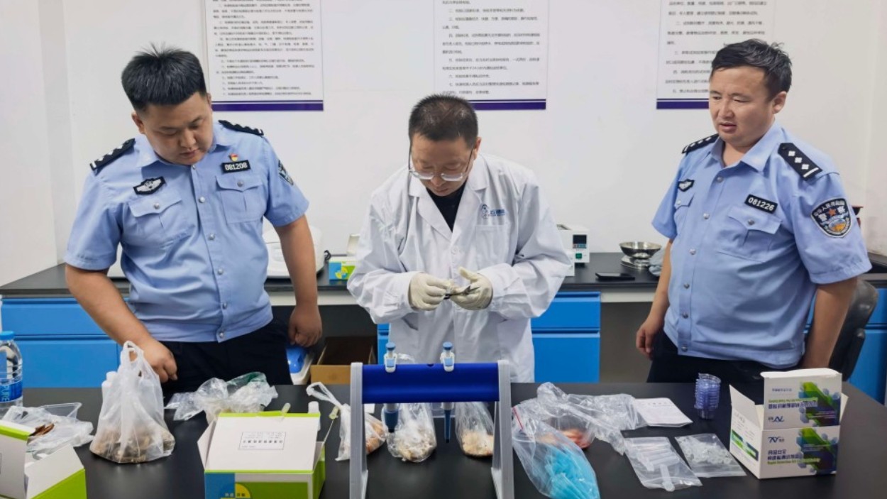 新疆阿勒泰地县两级环食药侦部门扎实推进快检专项工作