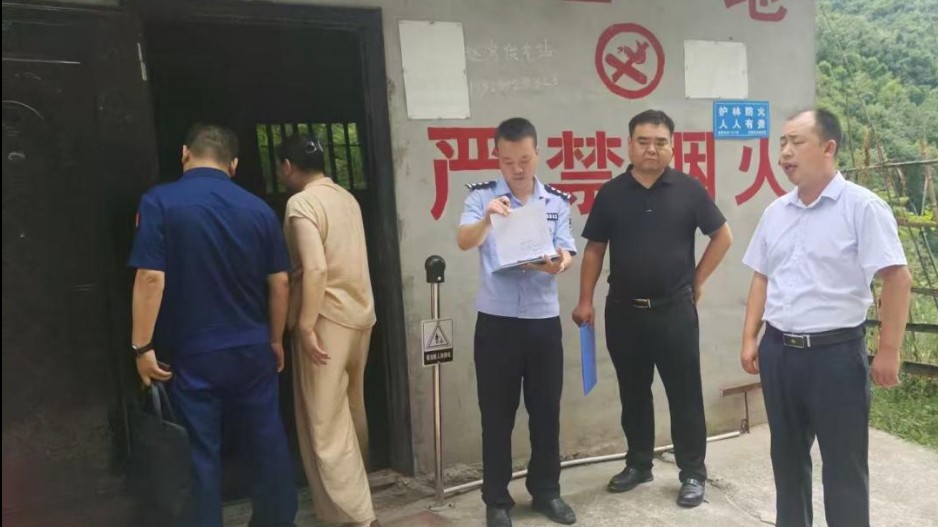 多部门联合开展赵湾辖区“九小场所”消防安全专项检查
