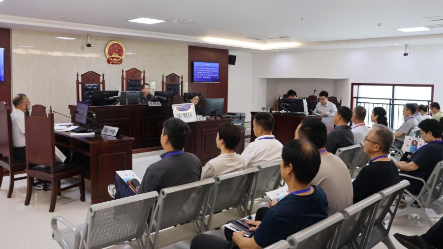 河南省南阳市内乡县法院联合县工商联开展“法护联助 润企兴商”活动