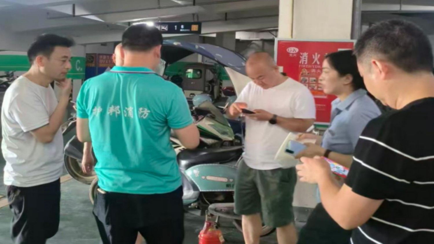 岳池县花园镇“幸福晒场”开门晒成效 行政执法整治倾听群众心声