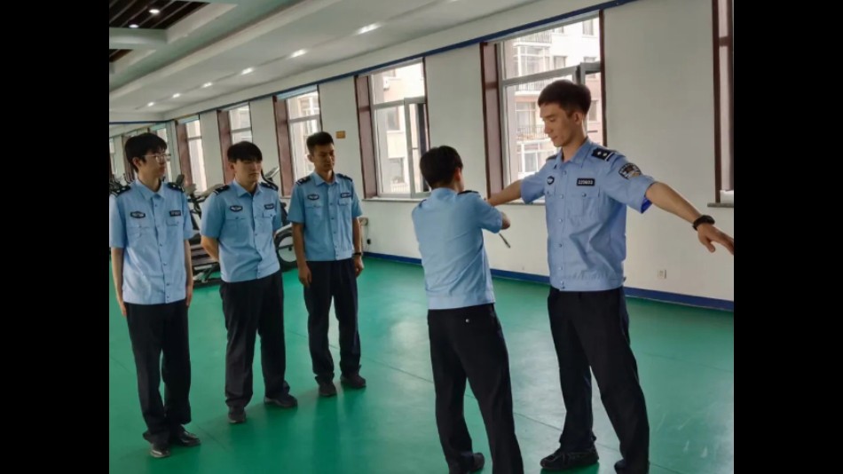 吉林和龙法院司法警察大队开展安检业务技能专项培训