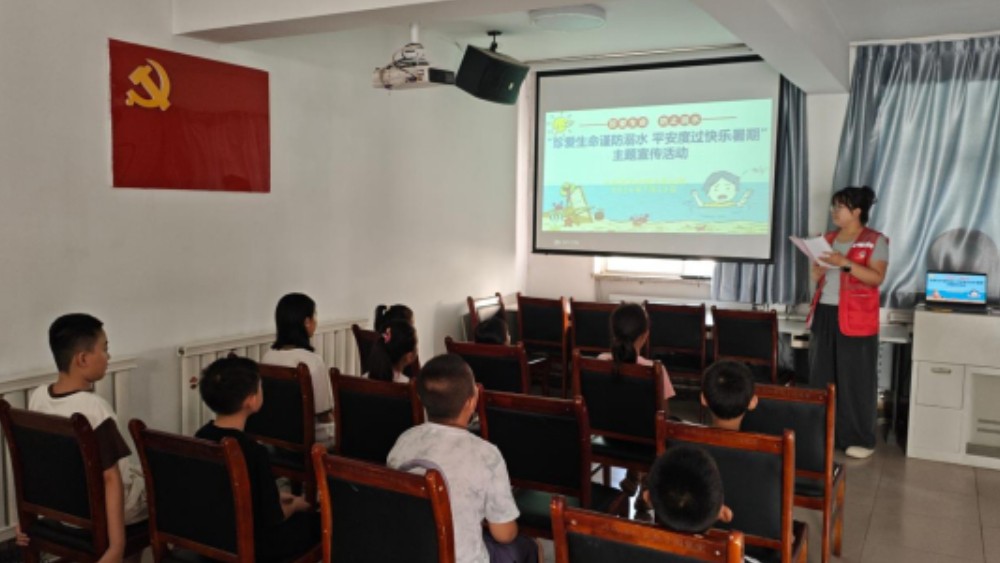 银川市兴庆区丰收社区：翰墨润心涵养法治素养 暑托护苗筑牢安全防线