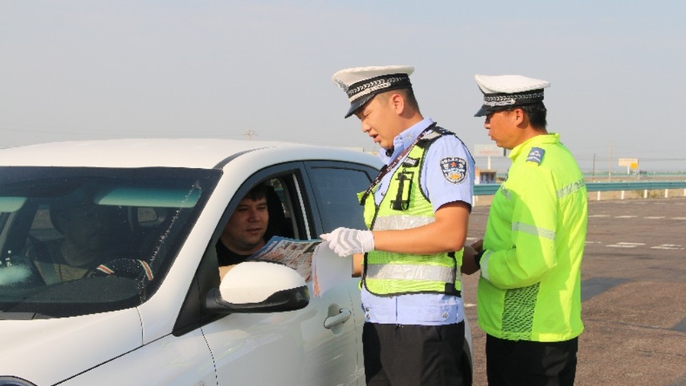 看得到的安全！新疆沙湾市公安局筑牢三道防线守护出行平安路