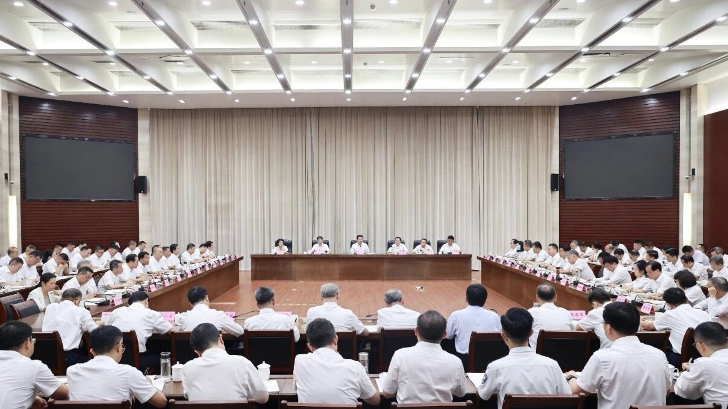 九江市委理论学习中心组集体学习会和学习教育整改整治工作汇报会召开