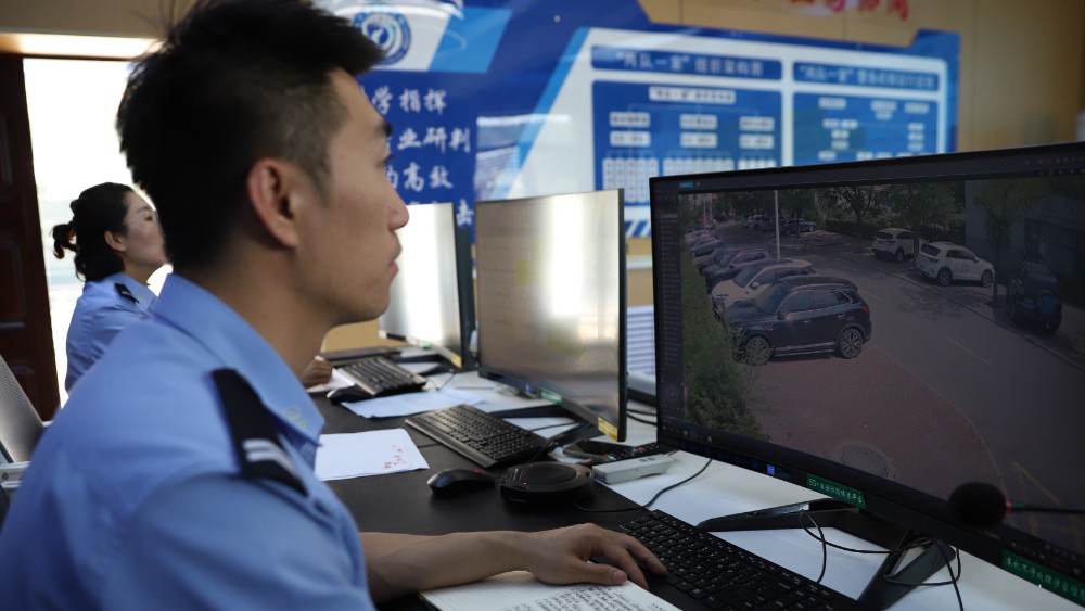 警灯常亮把“有困难找警察”变成稳稳的幸福