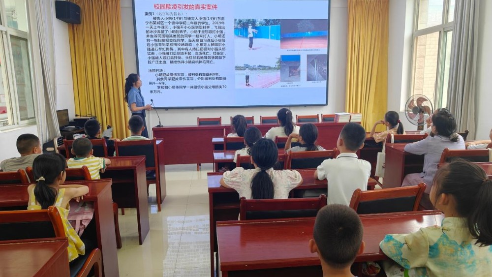 青铜峡市惠源社区：普法宣讲进课堂 法治守护伴成长
