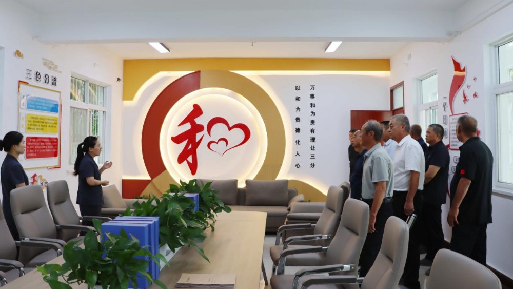河南省南阳市宛城区法院红泥湾法庭邀请退役军人参加法庭开放日活动