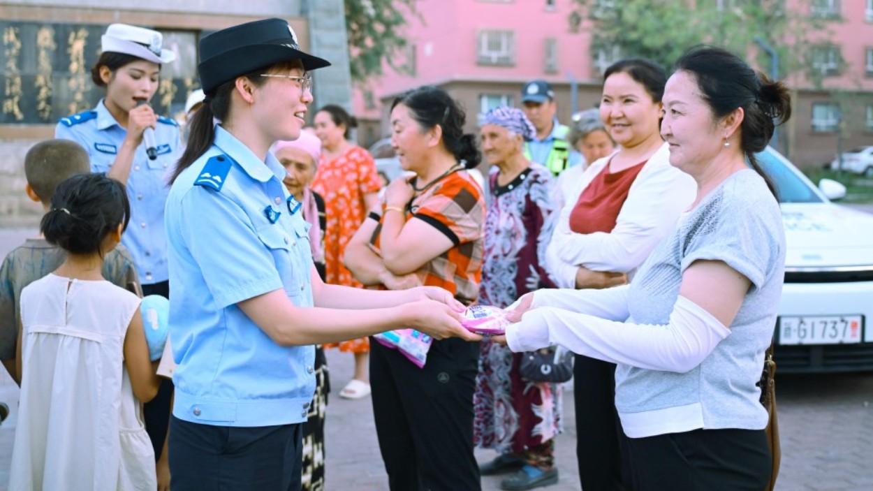 新疆乌苏市公安局：警民互动零距离 安全守护进万家