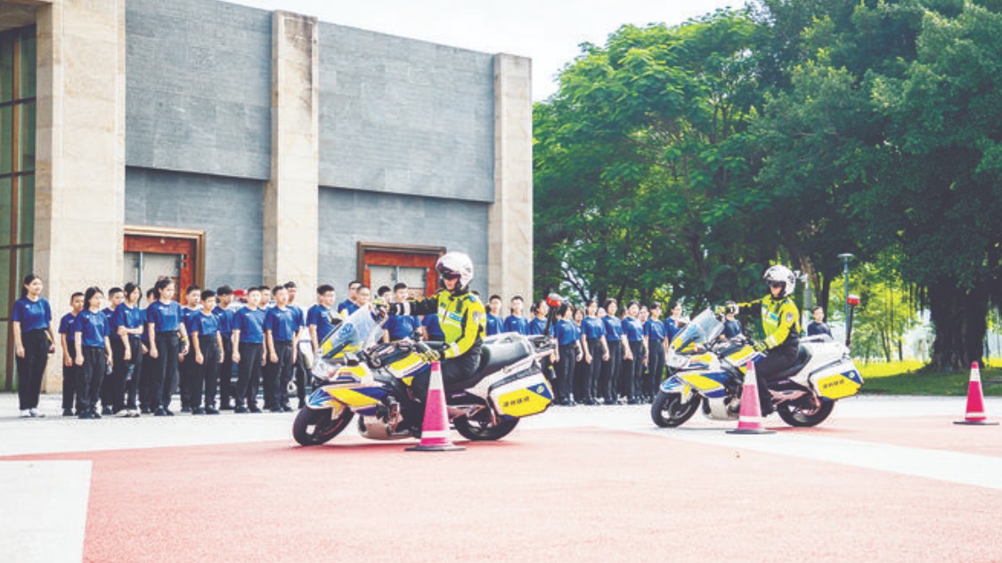 少年警校 护航逐梦之旅