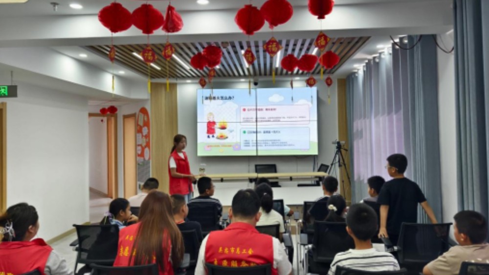 吴忠市利通区金塔社区：寓教于乐筑防线 护航青春保平安