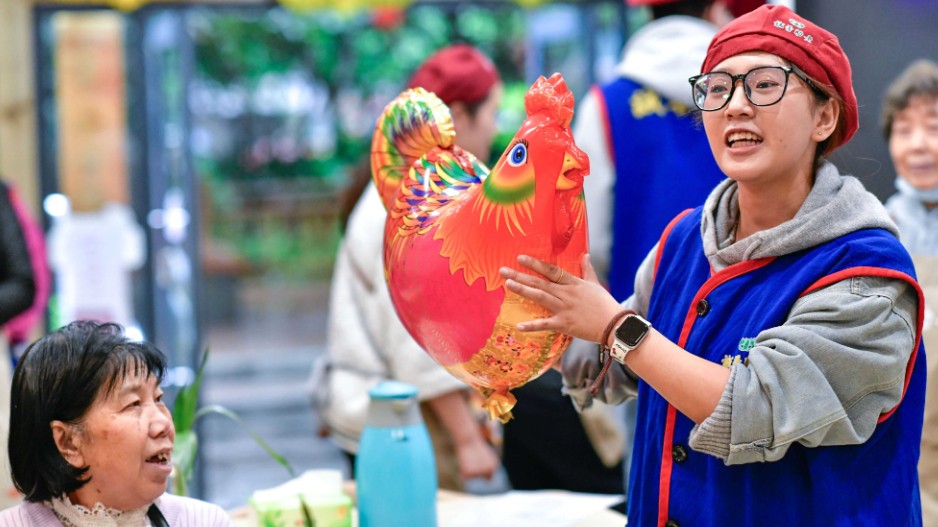 从“一顿饭”到“一座桥”：一群老人持续12年的“午饭约定”