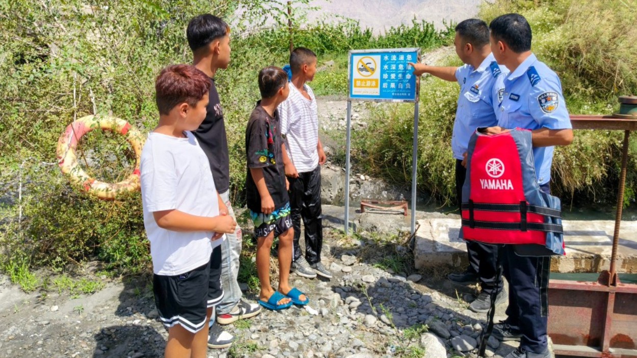 以巡筑防以劝避险，新疆轮台县公安局硬核守护夏日水域安全防线