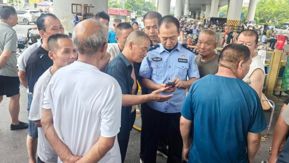 灞桥公安：靶向反诈宣传到身边 守好群众“钱袋子”