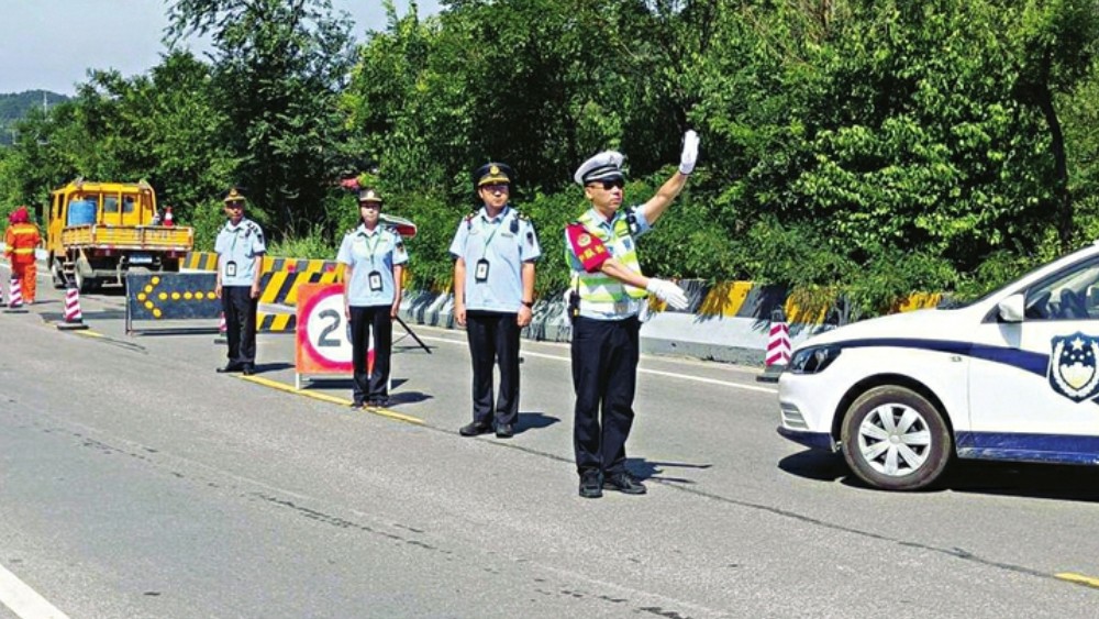 太原交警全面启动“安全护航模式”源头治理筑牢安全屏障